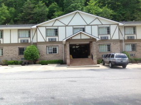  Brookshire Inn  Инес